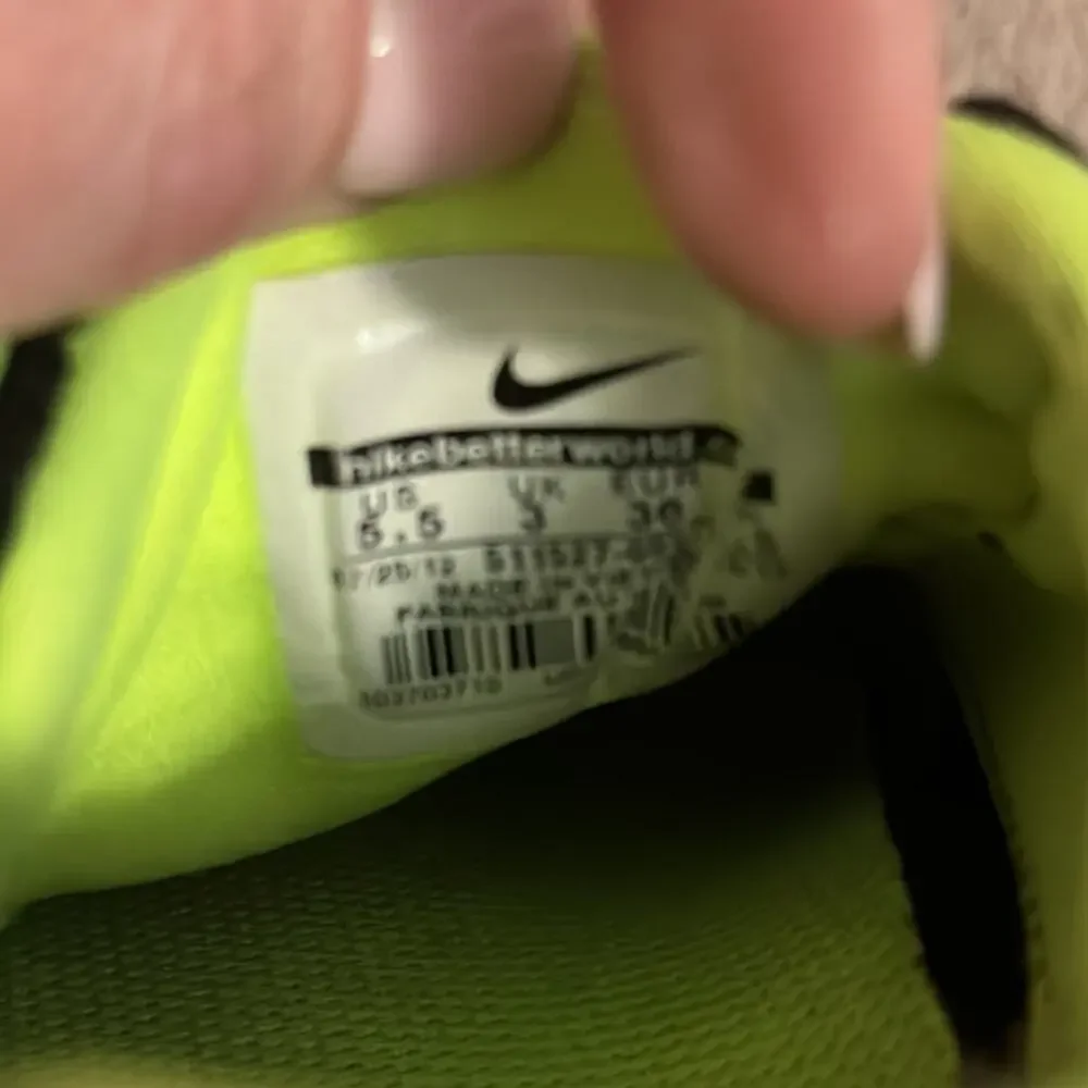 Women’s Nike Free 4.0 V2. Size 5.5.